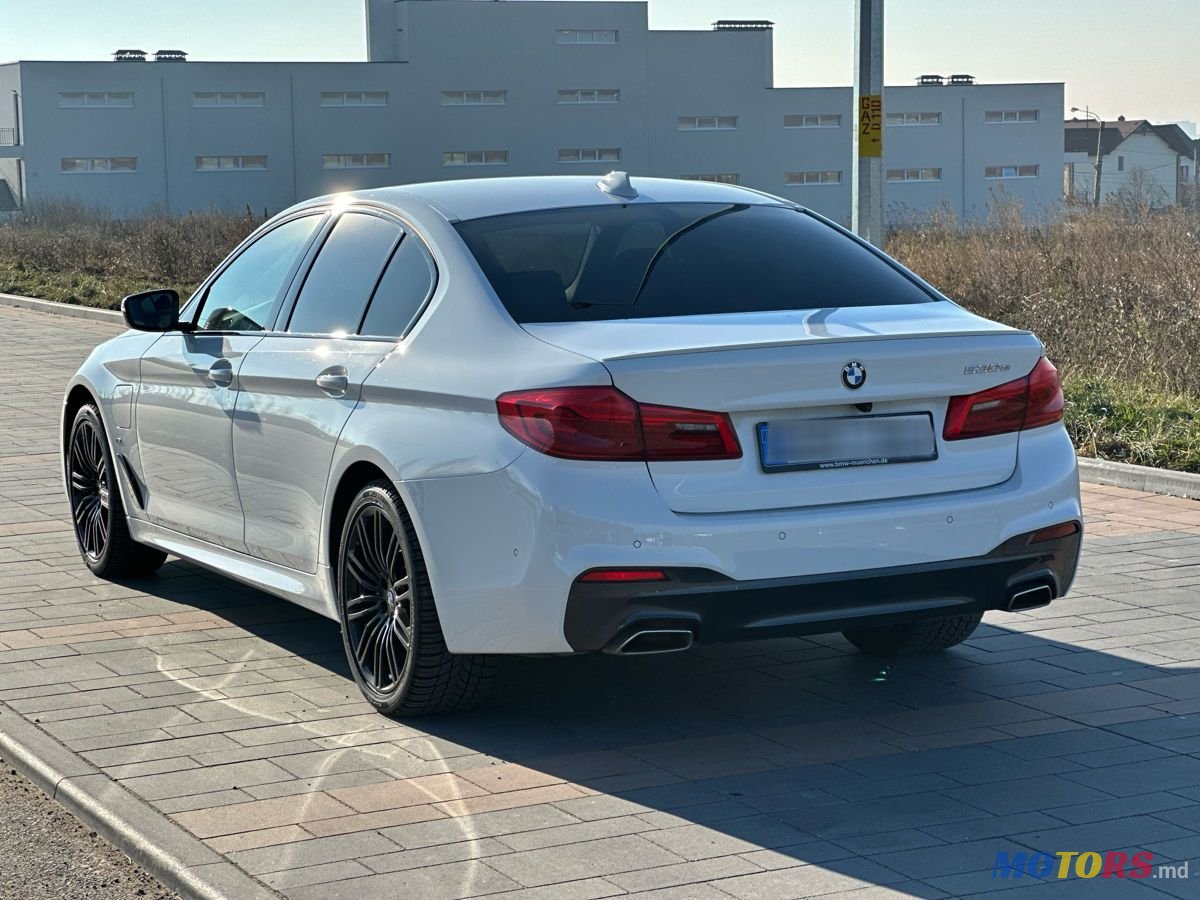 2020' BMW 5 Series photo #4