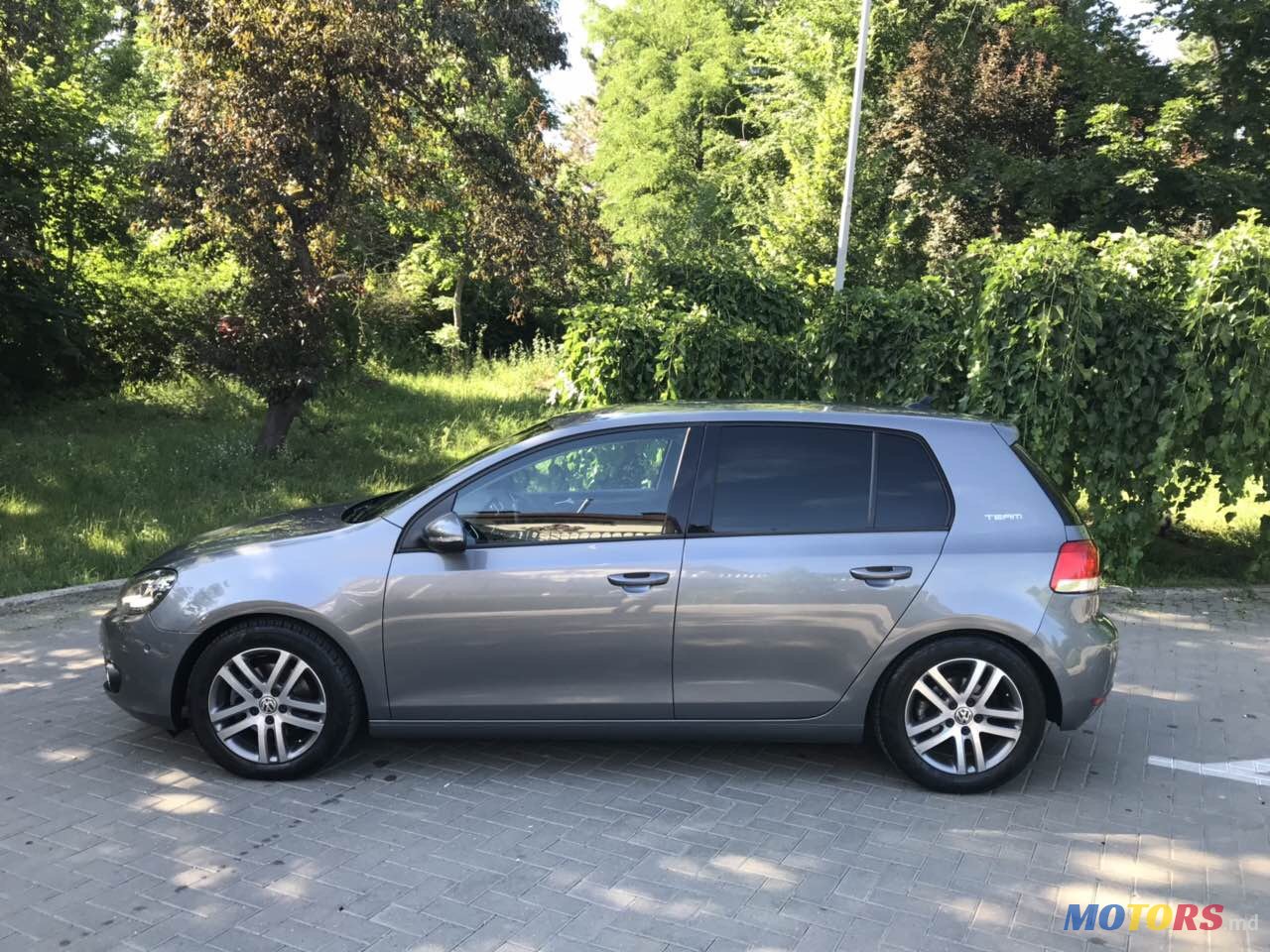 2011' Volkswagen Golf photo #5