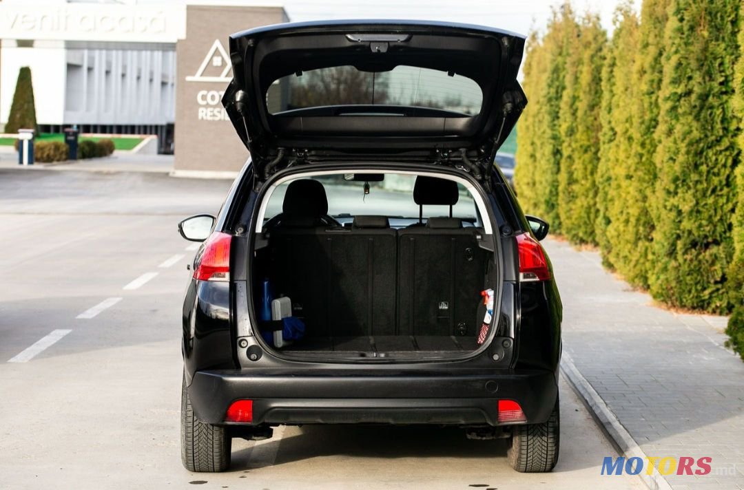 2015' Peugeot 2008 photo #2