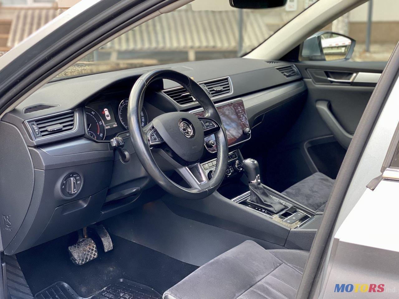 2017' Skoda Superb photo #5