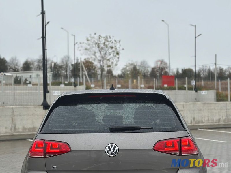 2015' Volkswagen Golf photo #5