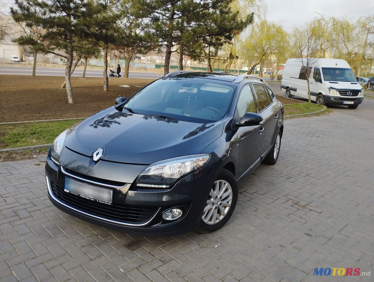 2013' Renault Megane photo #2