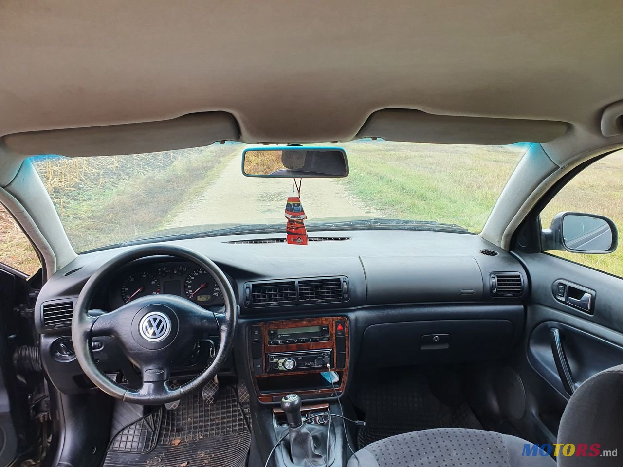 1999' Volkswagen Passat photo #2