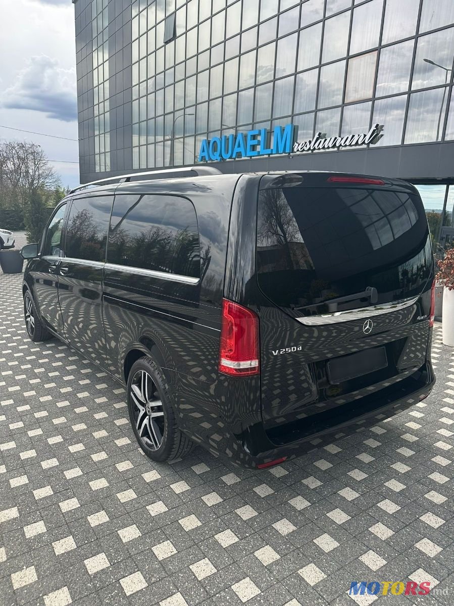 2019' Mercedes-Benz V-Class photo #3