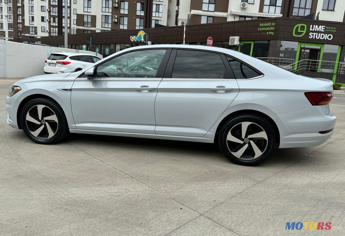 2018' Volkswagen Jetta photo #5