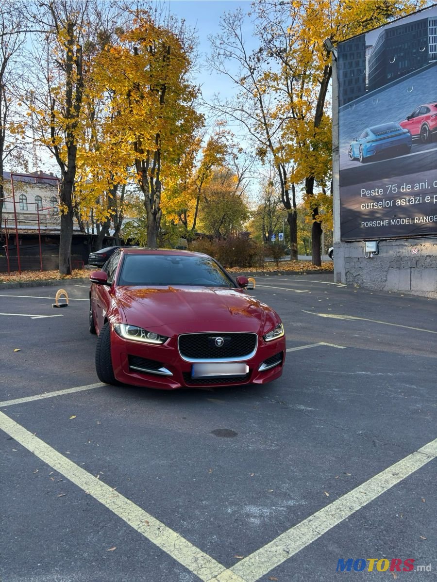 2015' Jaguar XE photo #2