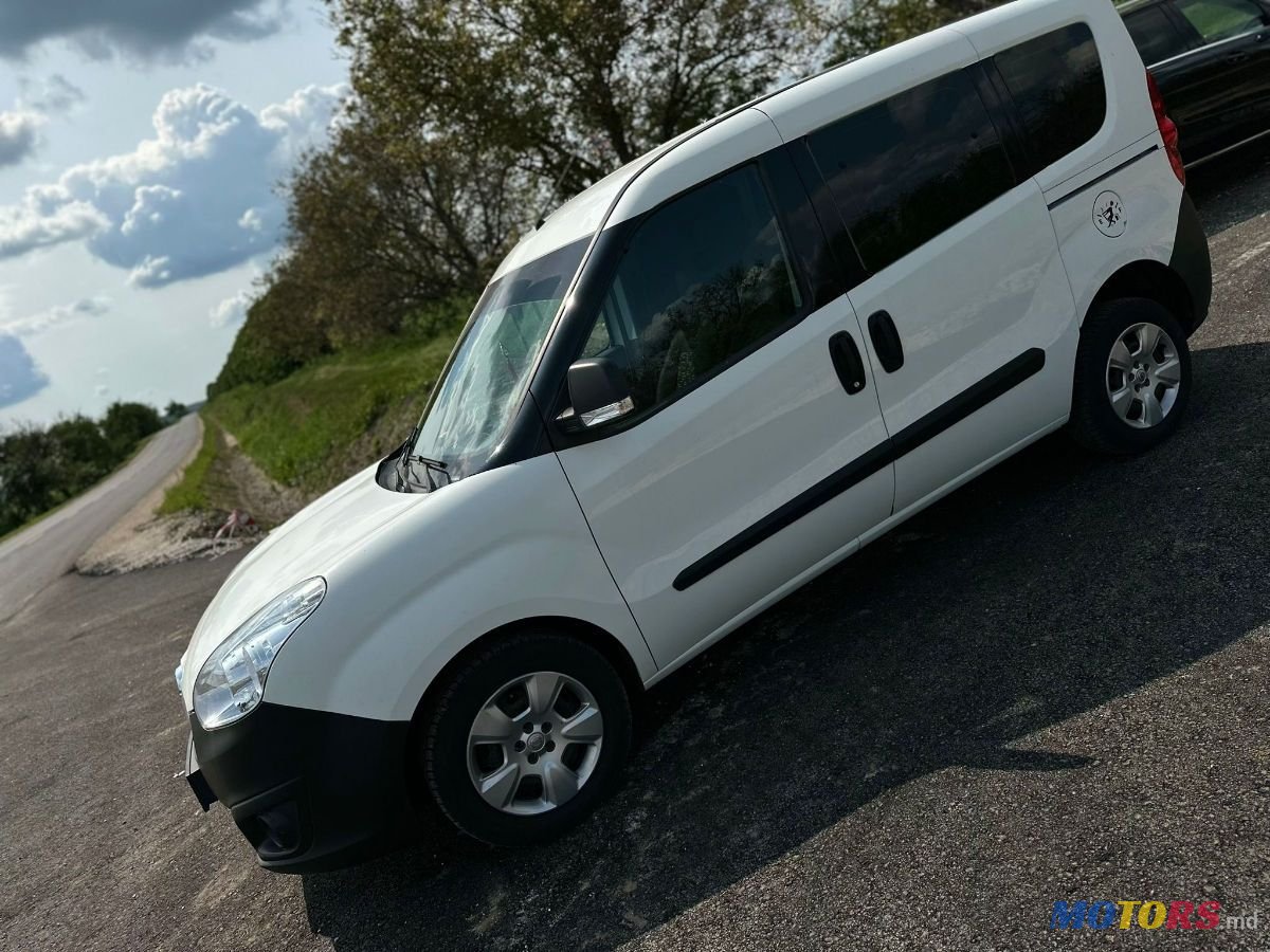 2017' Opel Combo photo #1