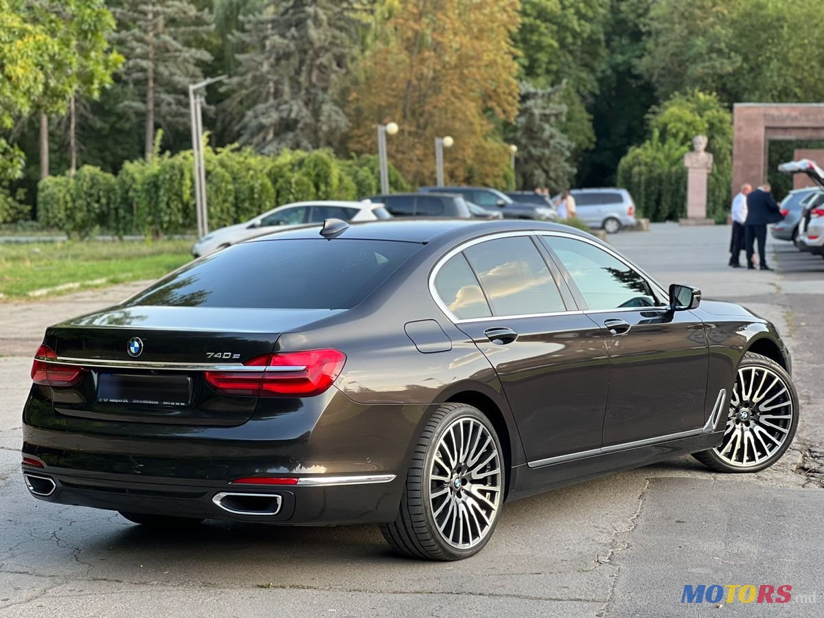 2016' BMW 7 Series photo #4