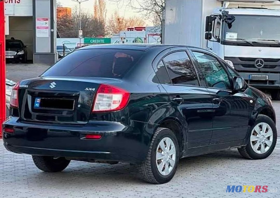 2010' Suzuki SX4 photo #1