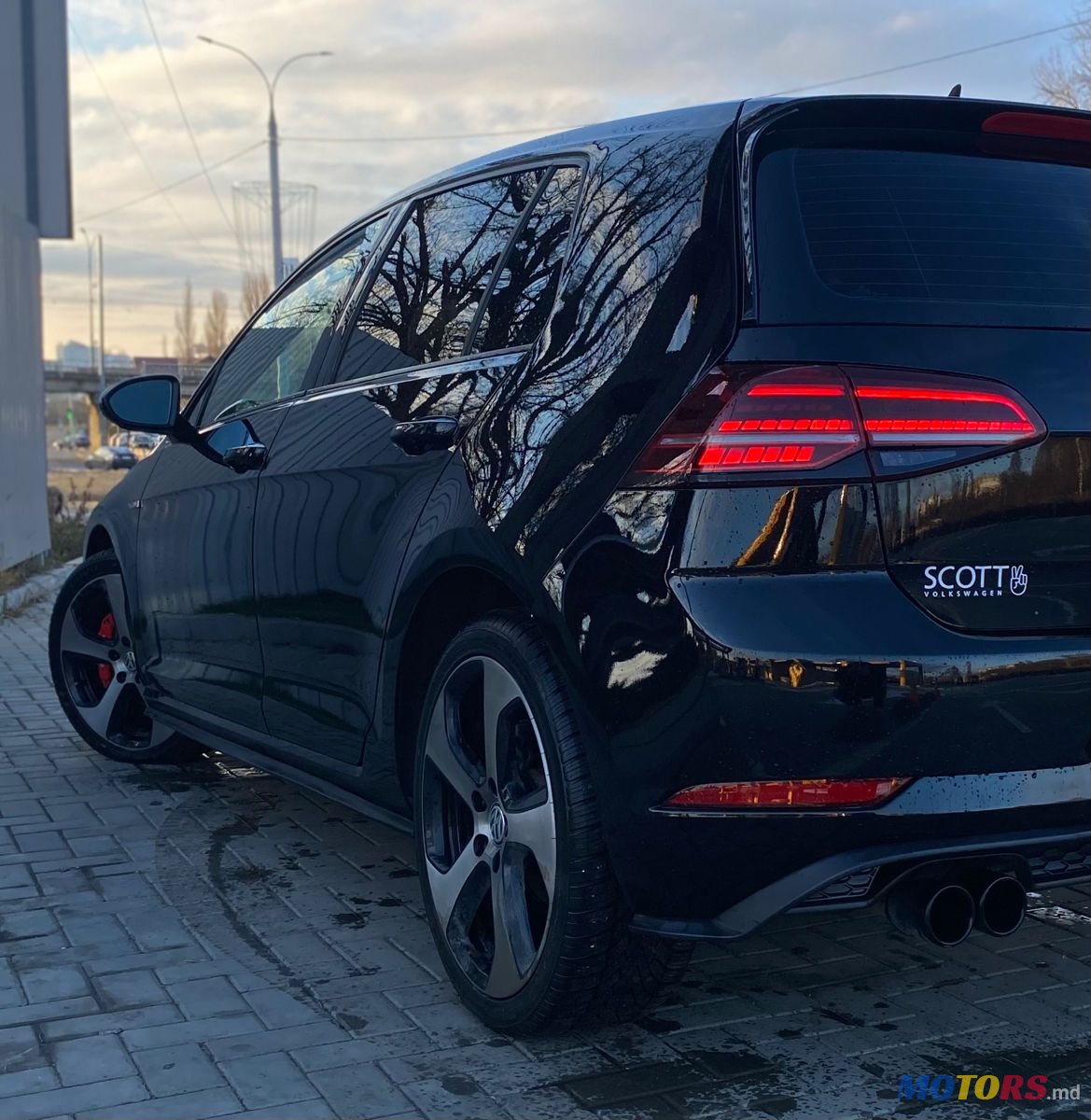 2016' Volkswagen Golf photo #1