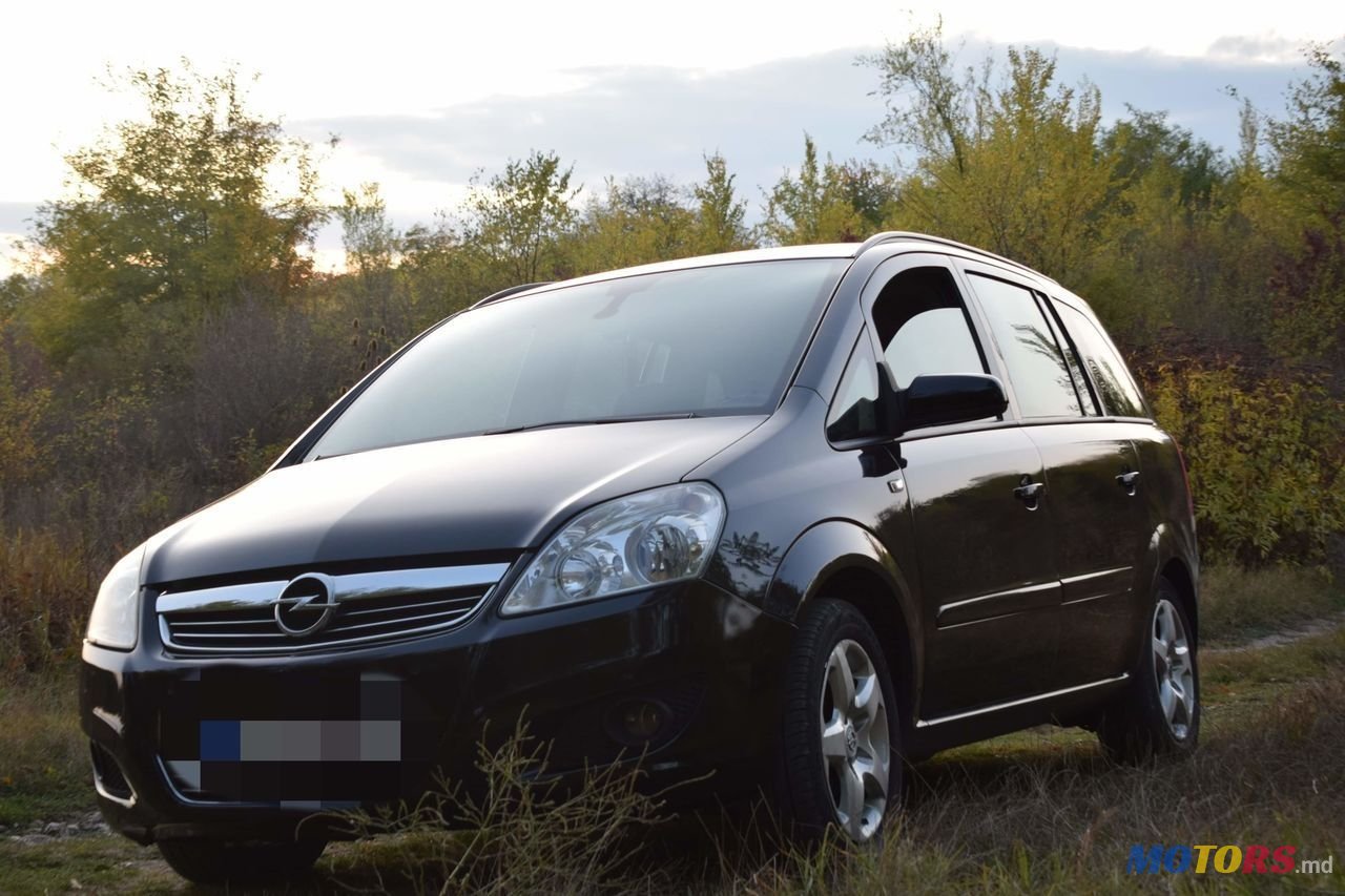 2009' Opel Zafira photo #1