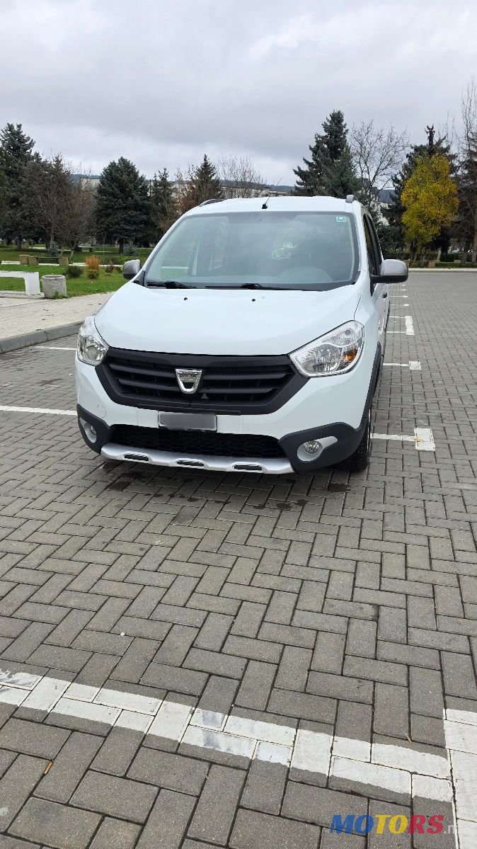2015' Dacia Lodgy photo #2