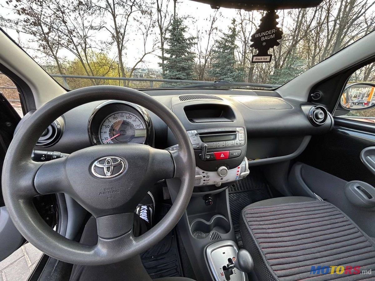 2011' Toyota Aygo photo #5