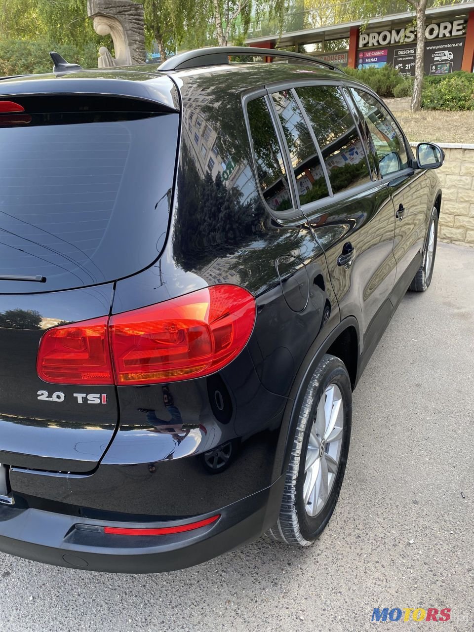 2013' Volkswagen Tiguan photo #3