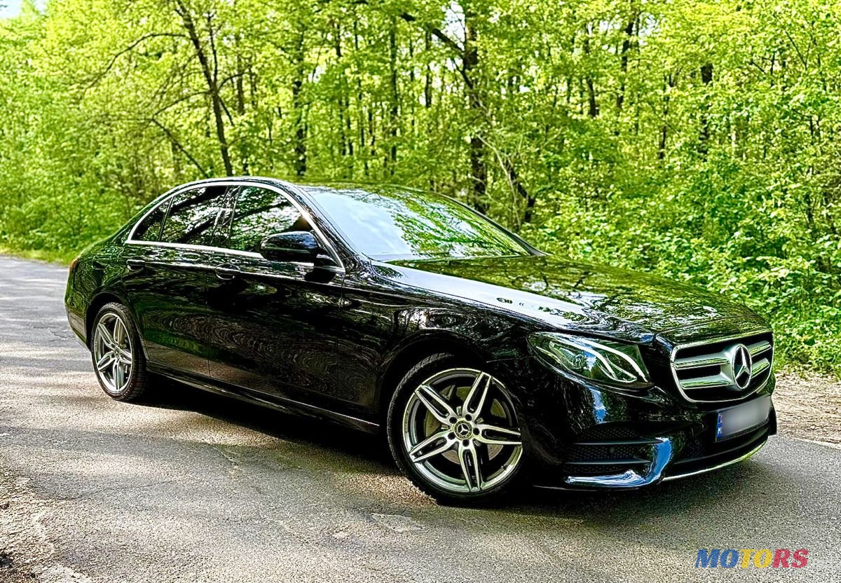 2017' Mercedes-Benz E-Class photo #1