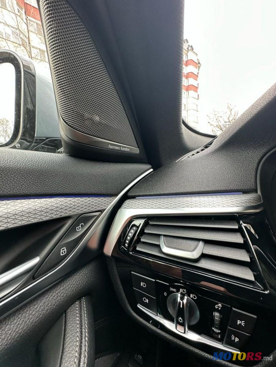 2018' BMW 5 Series photo #6
