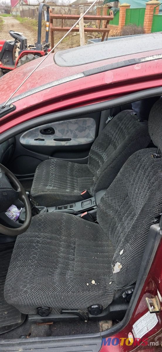 1996' Mitsubishi Carisma photo #4