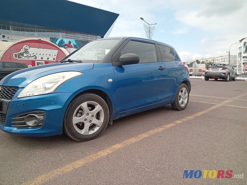 2010' Suzuki Swift photo #2