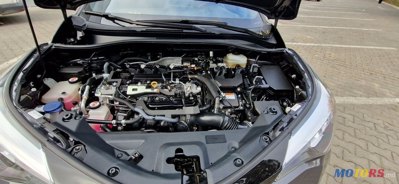 2020' Toyota C-HR photo #4