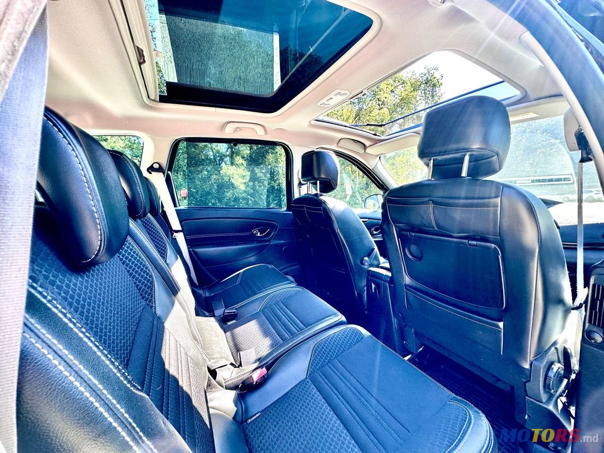 2015' Renault Scenic photo #1