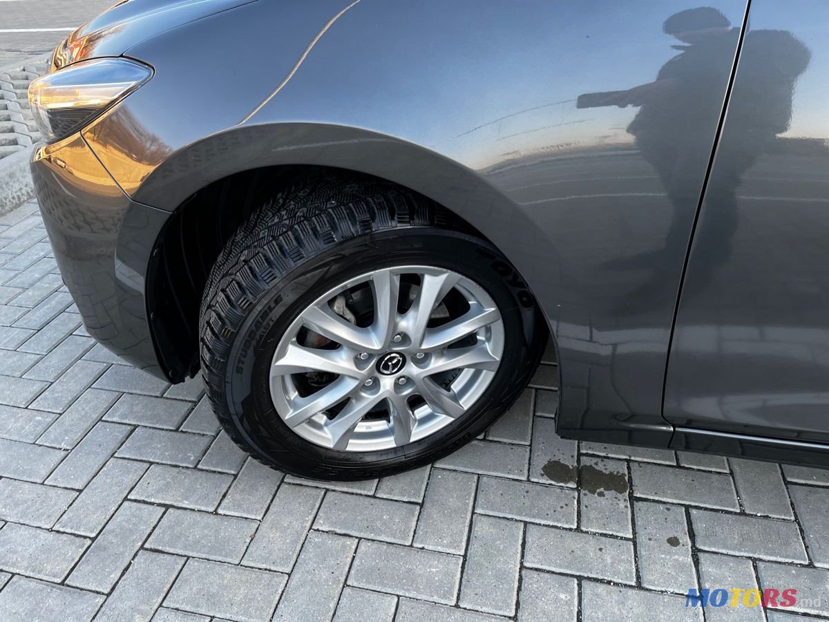 2017' Mazda 3 photo #2