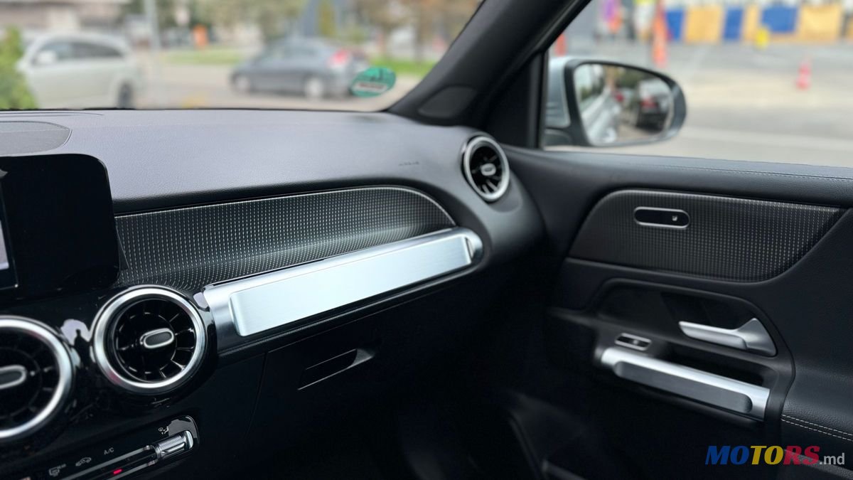 2020' Mercedes-Benz GLB photo #6