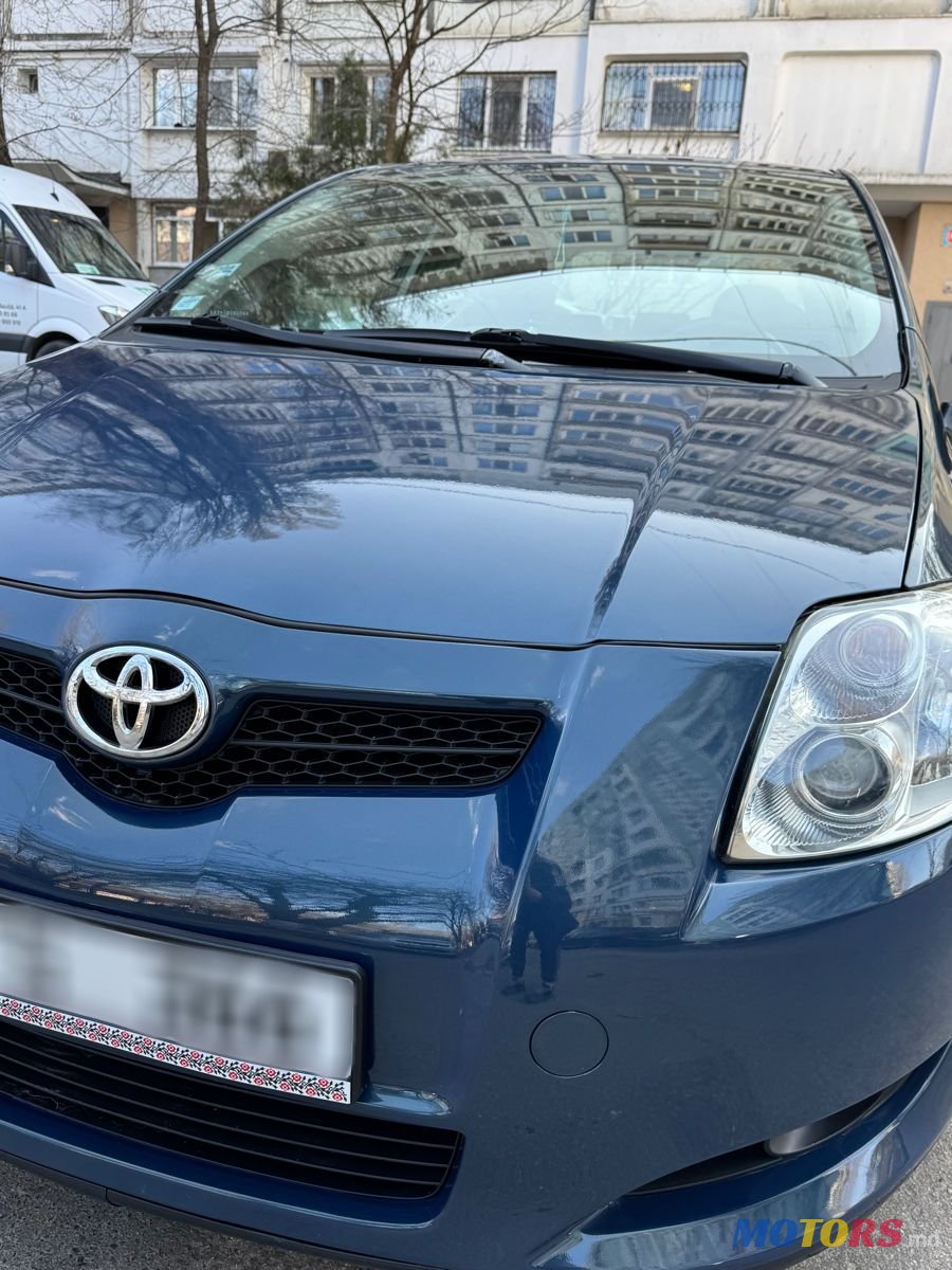 2007' Toyota Auris photo #3
