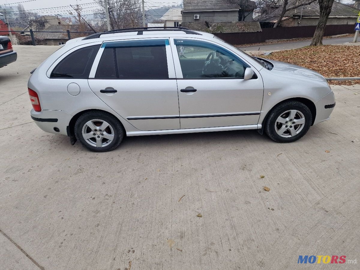 2005' Skoda Fabia photo #3