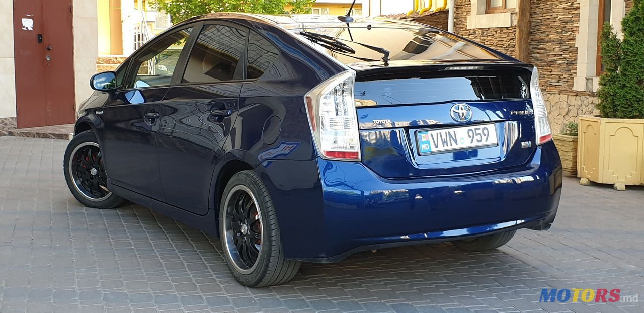 2010' Toyota Prius photo #4