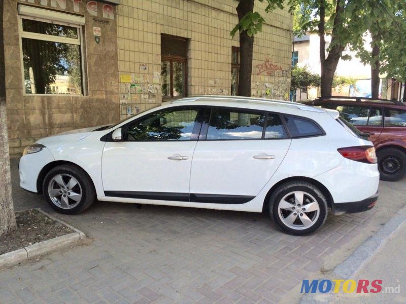 2011' Renault Megane photo #1