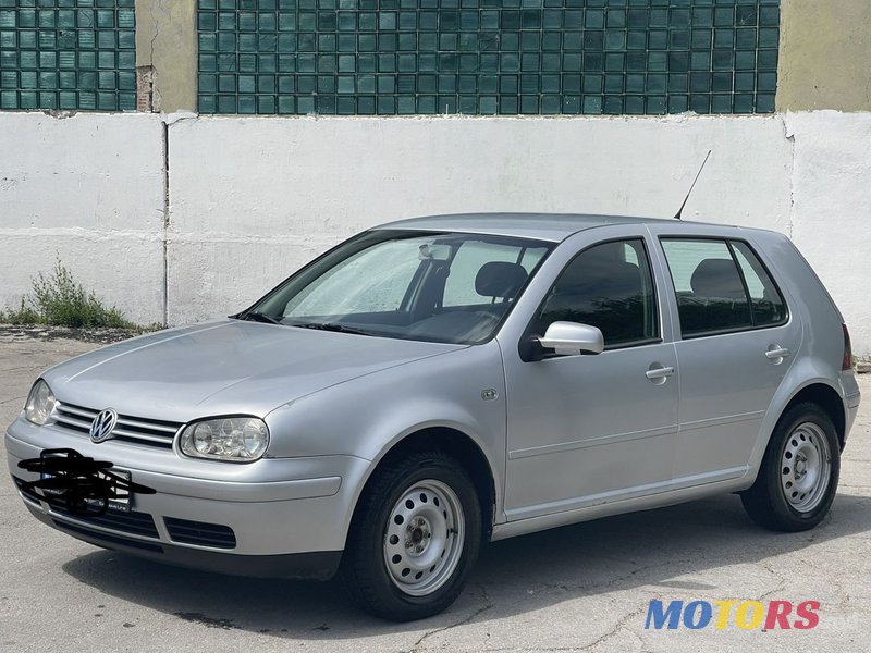 2001' Volkswagen Golf photo #1