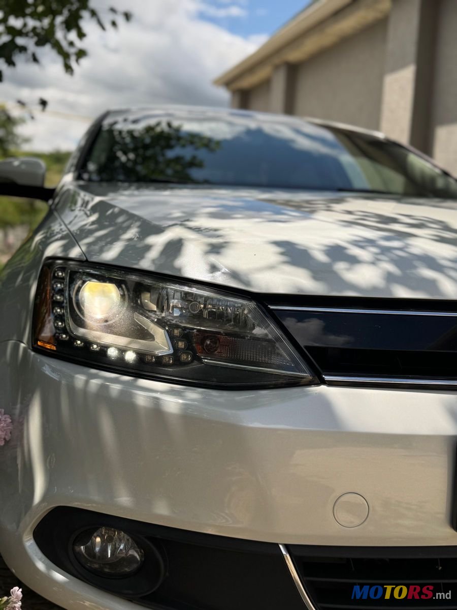 2013' Volkswagen Jetta photo #5