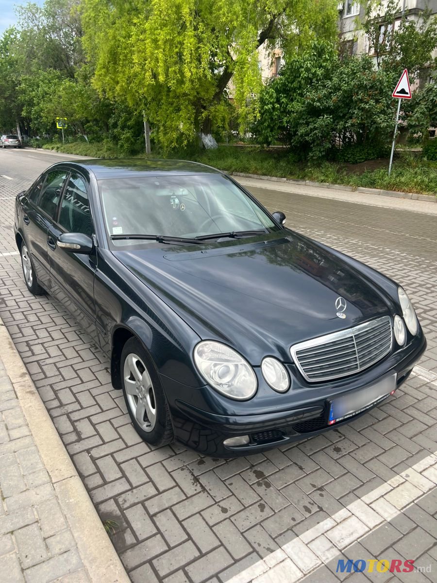 2004' Mercedes-Benz E Класс photo #2