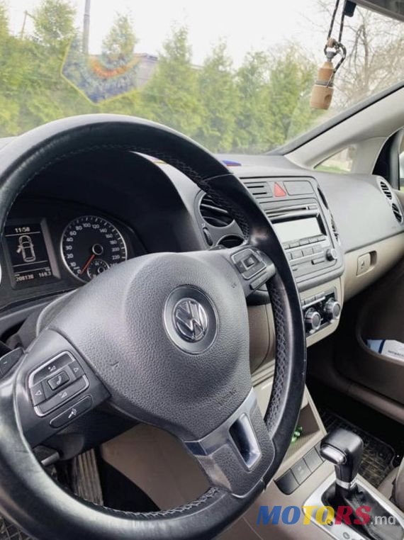 2010' Volkswagen Golf Plus photo #6