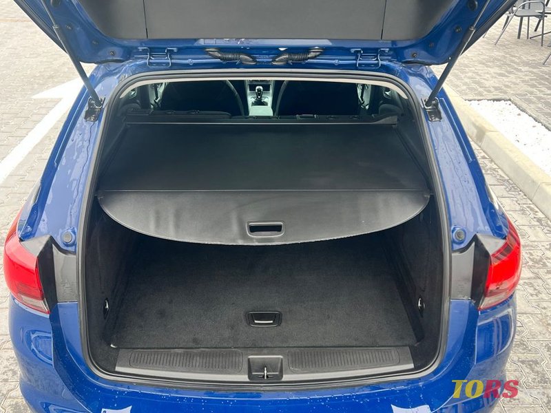 2019' Opel Astra photo #3