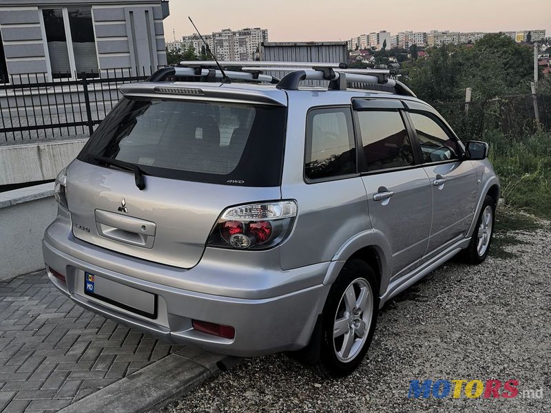 2008' Mitsubishi Outlander photo #4