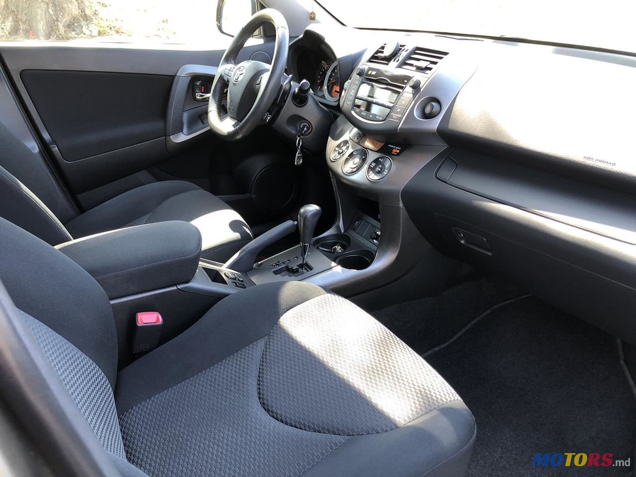 2011' Toyota RAV4 photo #4