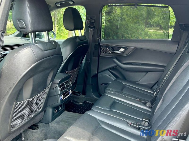 2018' Audi Q7 photo #6