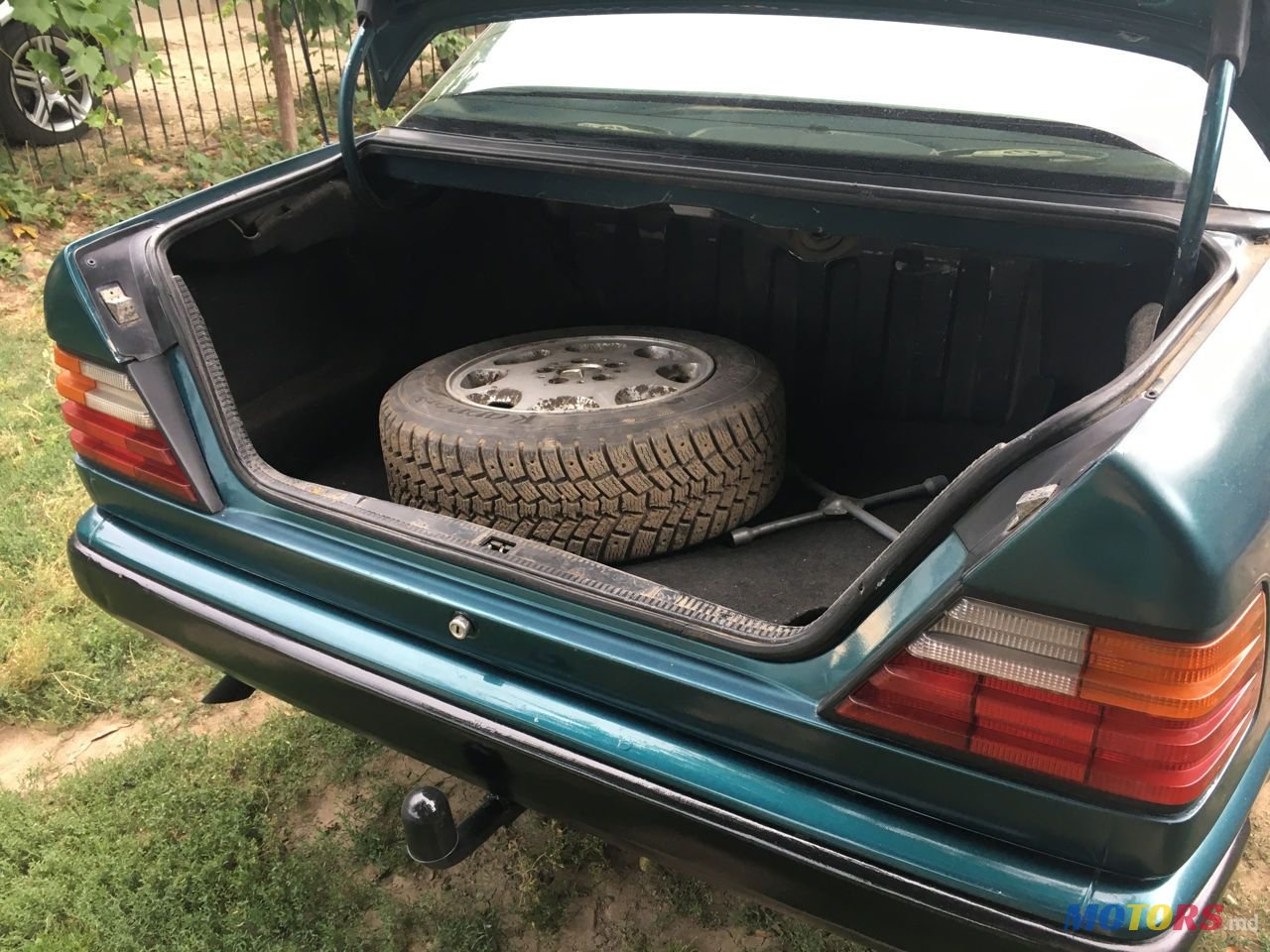 1988' Mercedes-Benz W124 photo #6