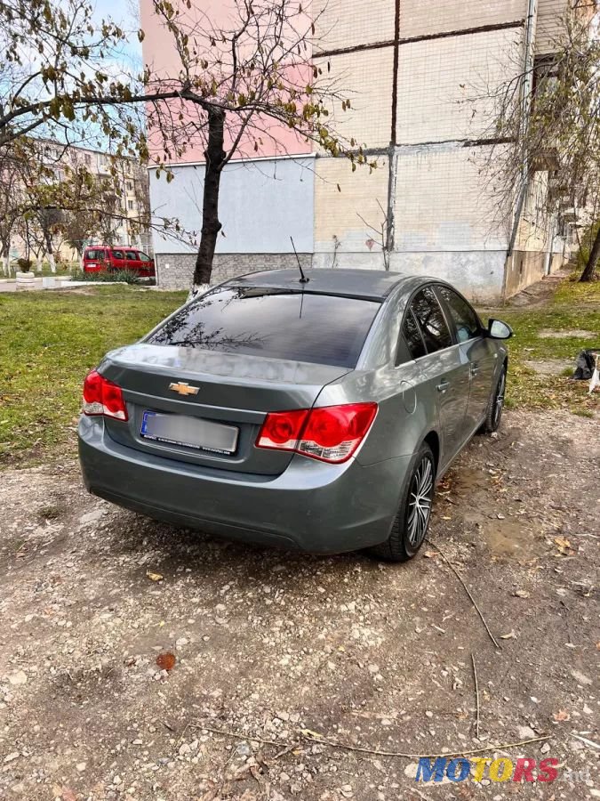 2011' Chevrolet Cruze photo #4