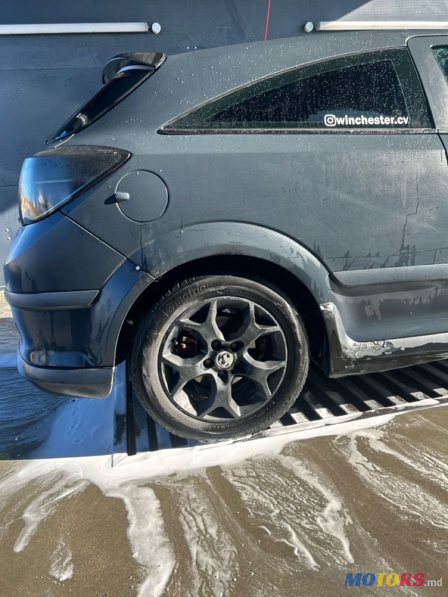 2005' Opel Astra photo #1