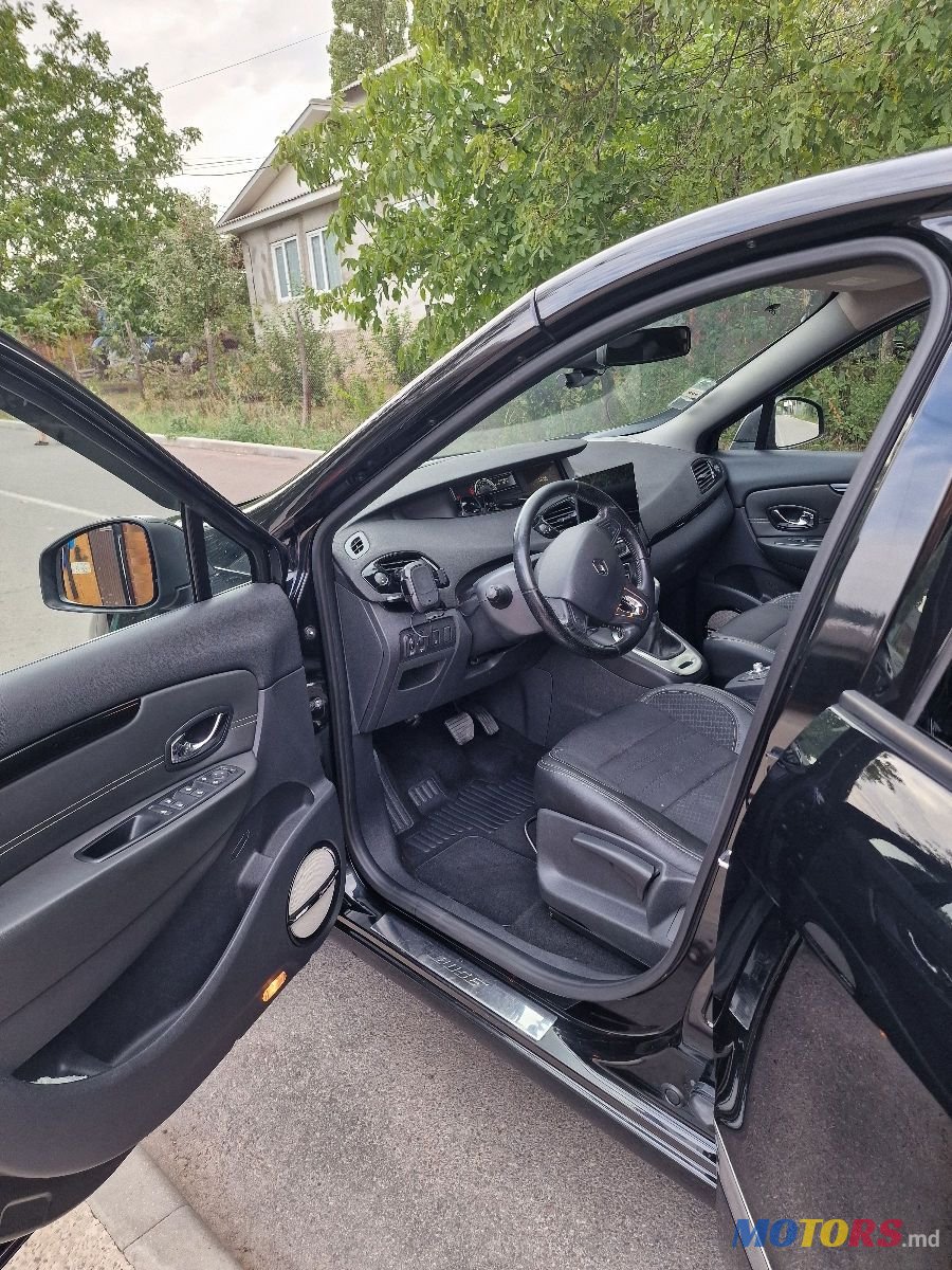 2016' Renault Scenic photo #5