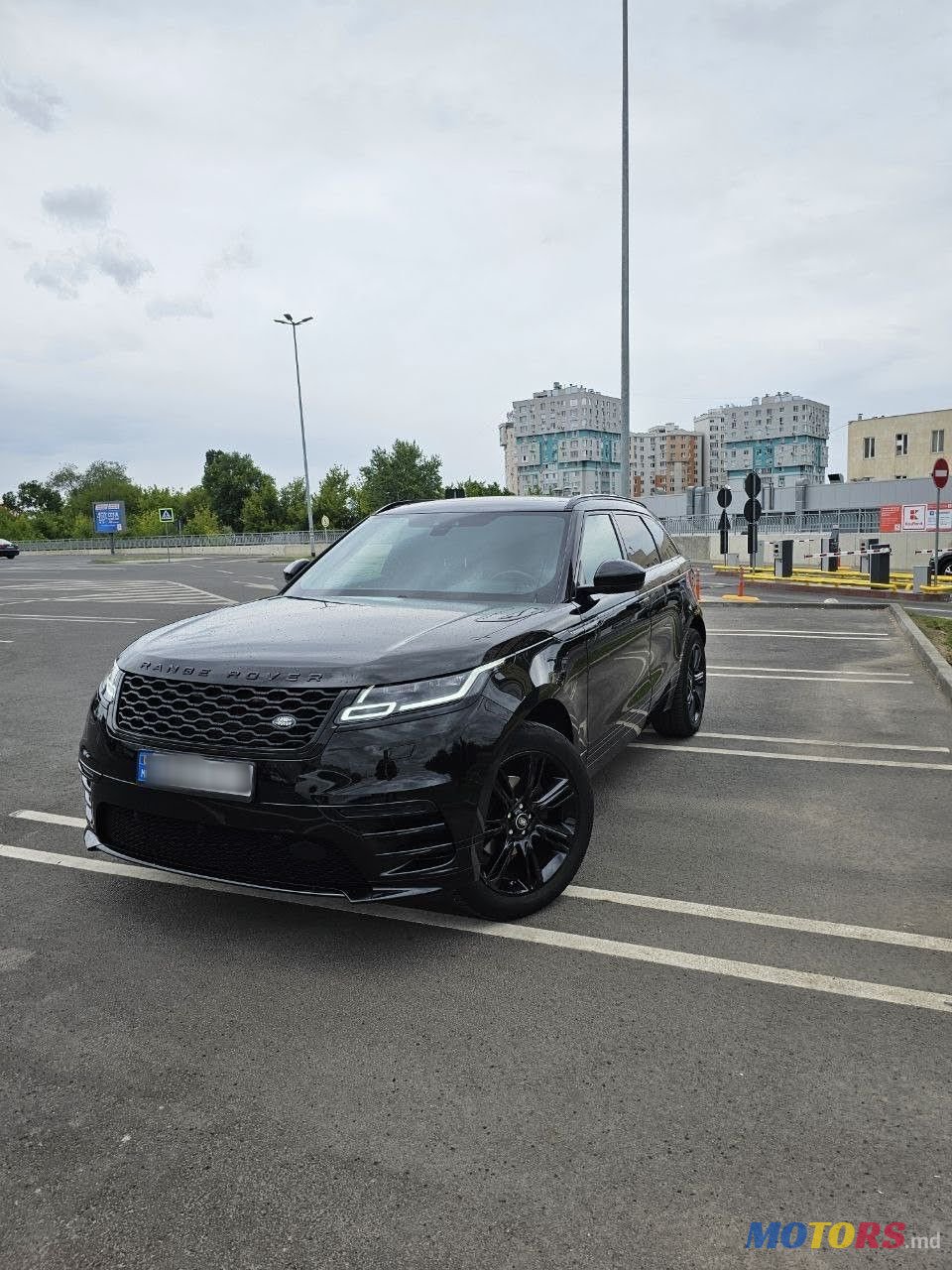 2020' Land Rover Range Rover Velar photo #3