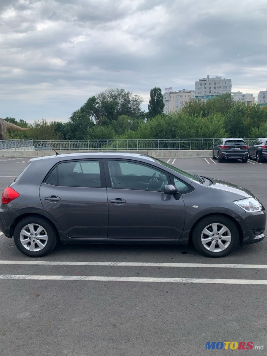 2009' Toyota Auris photo #3