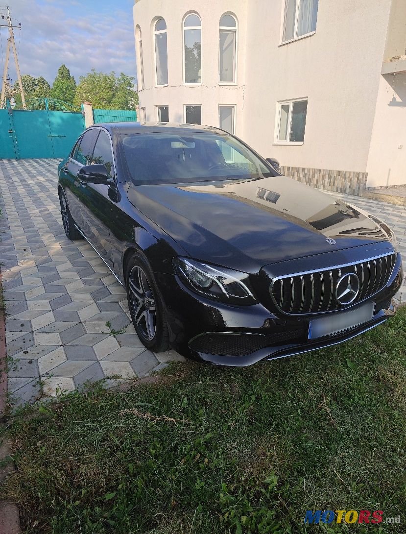 2019' Mercedes-Benz E-Class photo #2