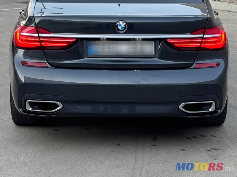 2016' BMW 7 Series photo #5