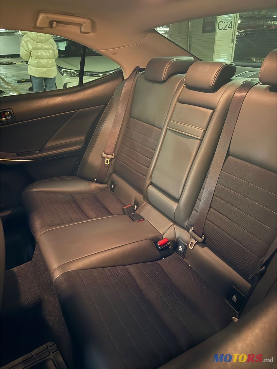 2016' Lexus Is Series photo #3