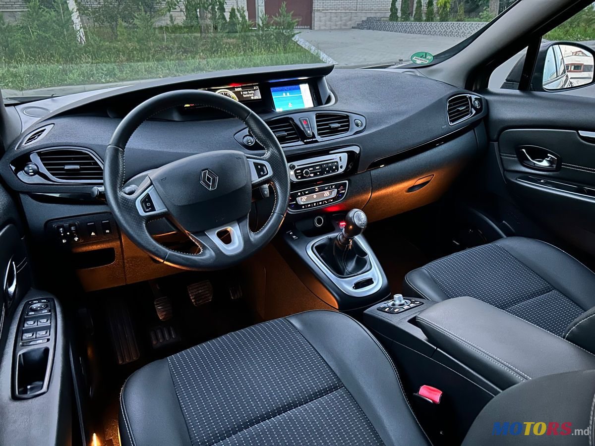 2013' Renault Grand Scenic photo #5