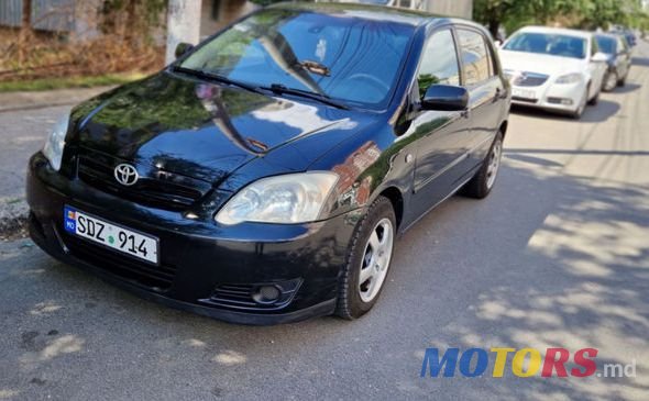 2004' Toyota Corolla photo #2