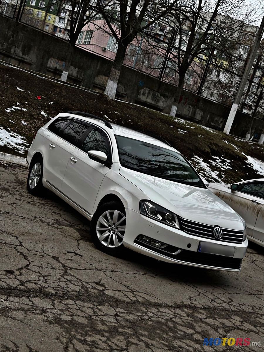 2012' Volkswagen Passat photo #2